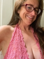 Juicy MILF 411